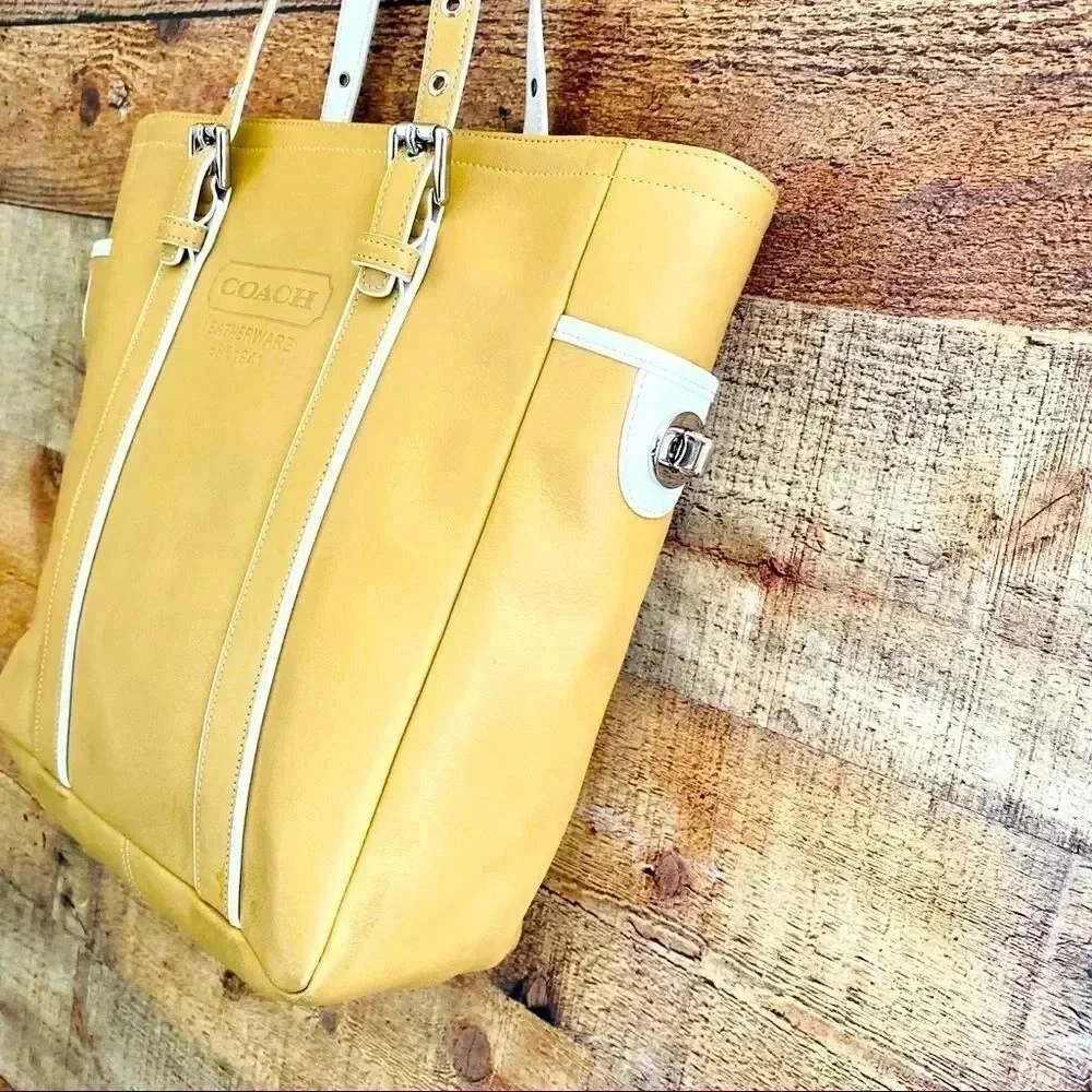 Coach Leather Gallery Tote